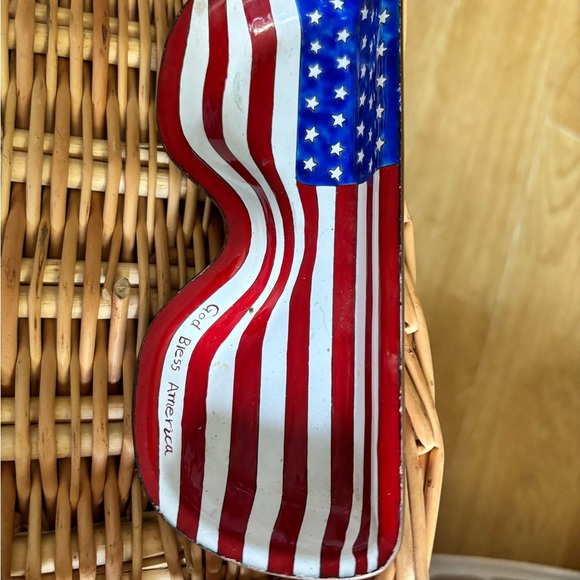 ENAMELED God Bless America USA Flag Kelvin Chen Enamel Painted
Eyeglass Holder - Picture 2 of 5